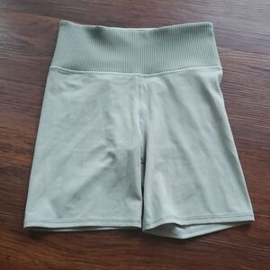 Vuori Women's Sage Chic Feminine Athleisure Trendy High-Waisted Shorts Size S